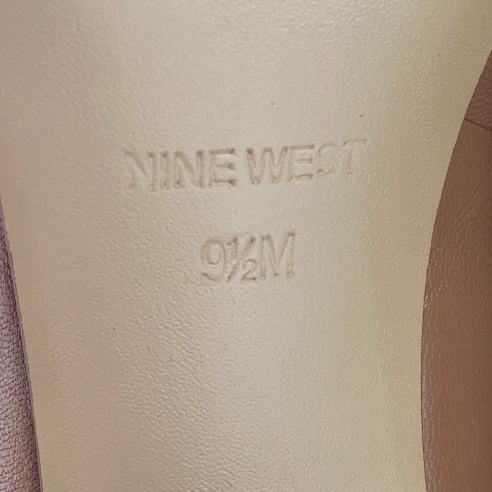 Nine West Kelsyo nude peep toe heels size 9.5 - Picture 8 of 8